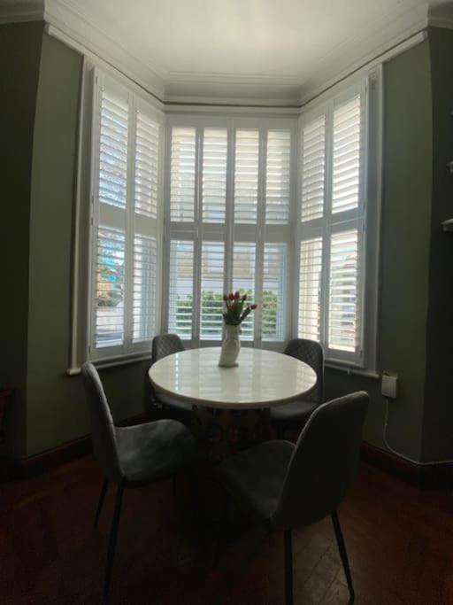 2 Double Bedroom Charming Chelsea Apartment London Eksteriør billede